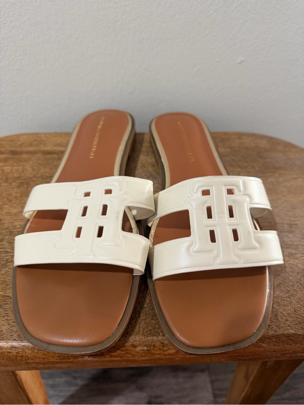 Tommy Hilfiger Cream Slide Sandals with Tan Footbed